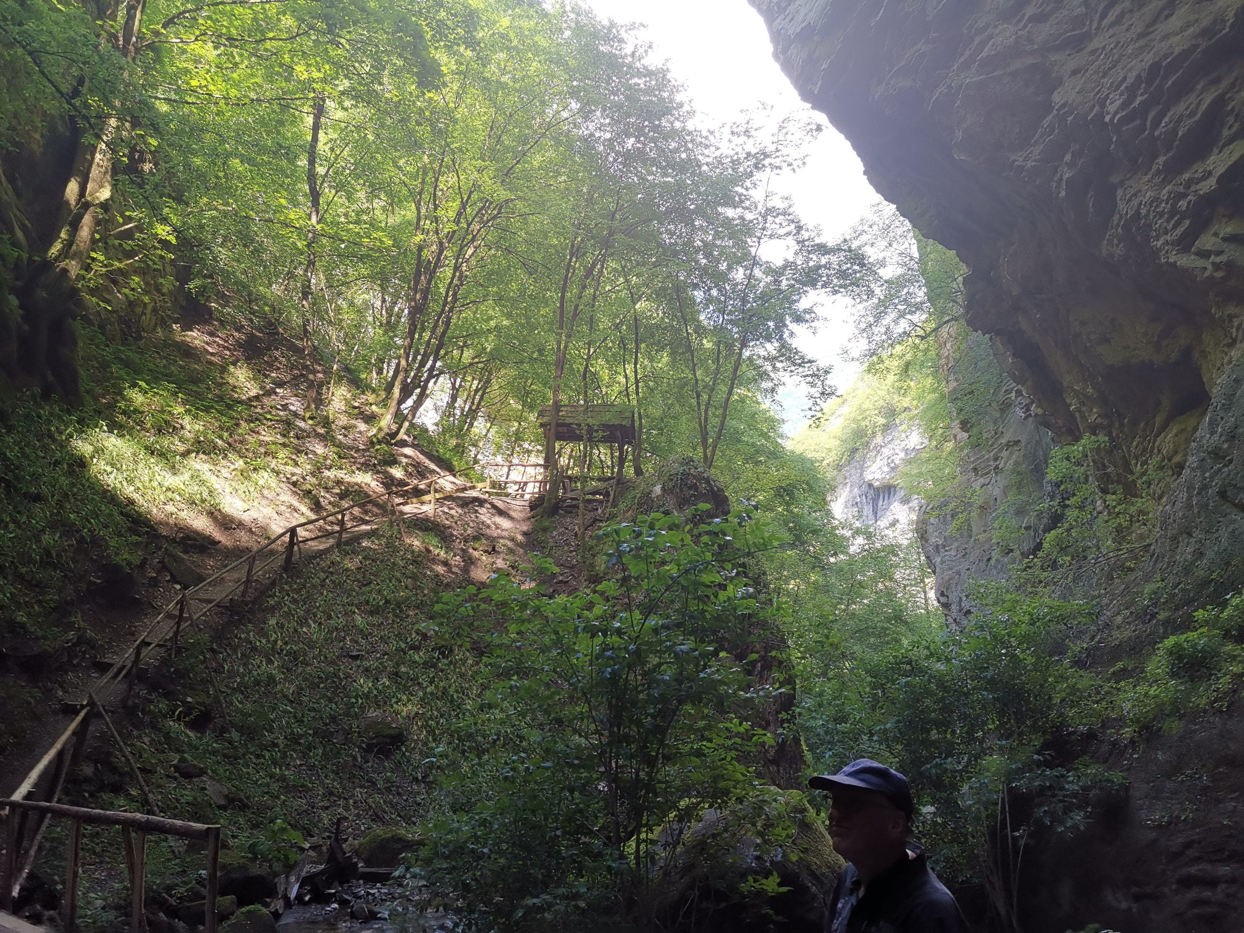 Road to Duf waterfall