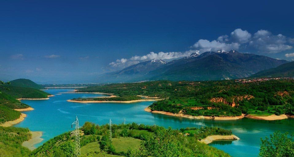 Driving along the Drin river