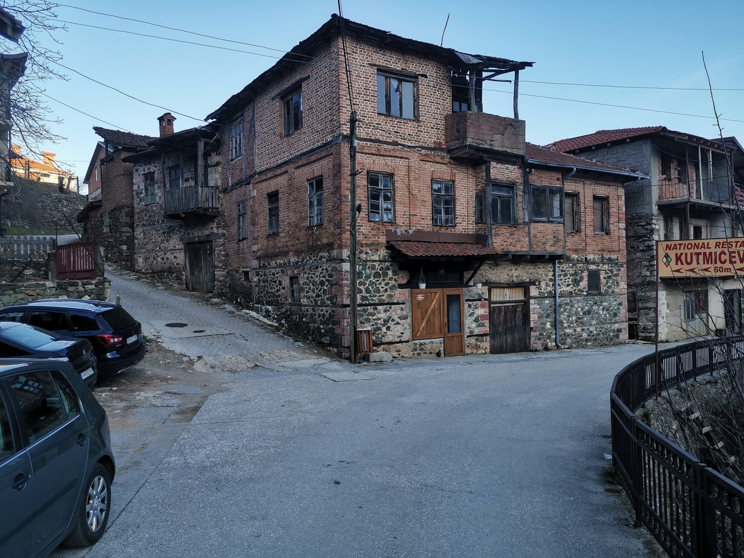 Authentic house Vechani