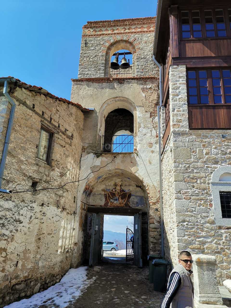 Treskavec klooster poort.